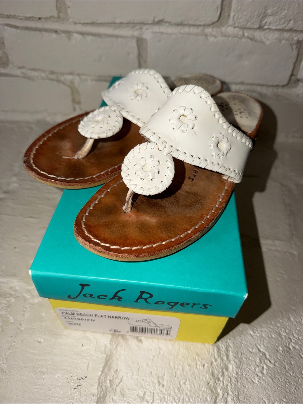 Palm Beach flat Narrow white Jack Rogers used condition size 7.5N
